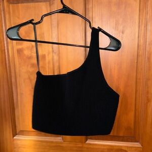 Aritzia Babaton Sculpt Knit off the shoulder tank in black. Size XL.